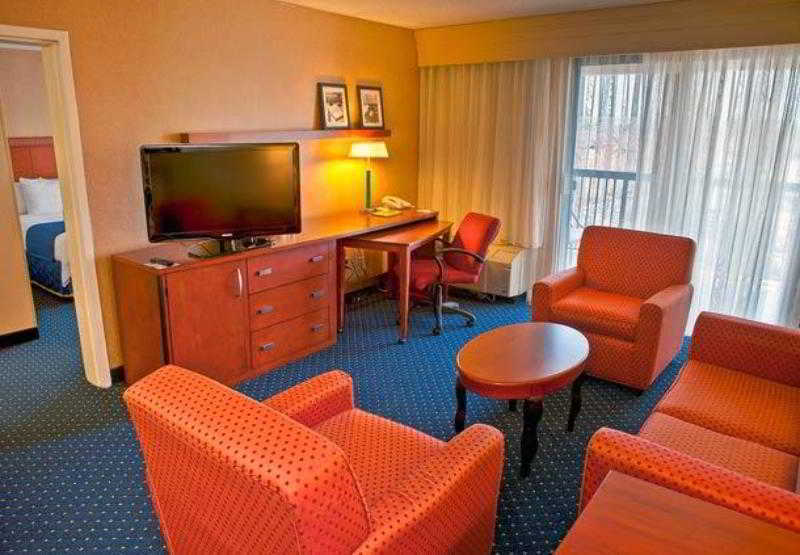 Courtyard Memphis Germantown Hotel Стая снимка
