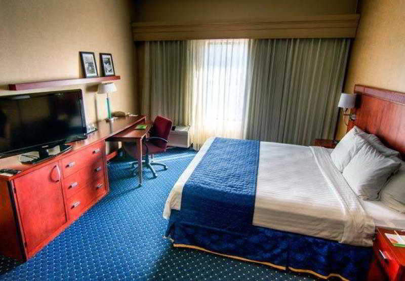 Courtyard Memphis Germantown Hotel Стая снимка