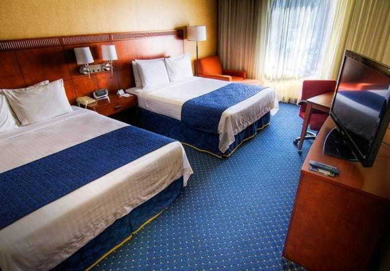 Courtyard Memphis Germantown Hotel Стая снимка