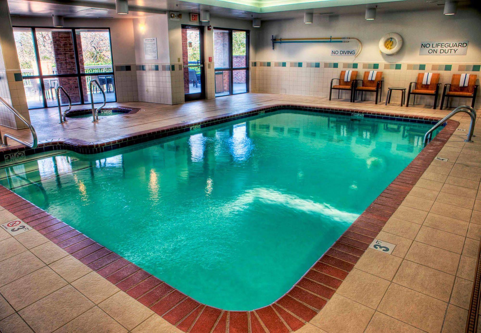 Courtyard Memphis Germantown Hotel Екстериор снимка